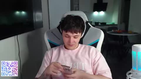 Jayce online show from July 14, 6:35 pm