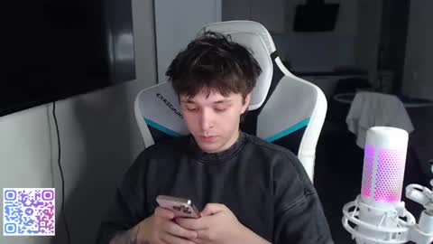 Jayce online show from July 30, 6:18 pm