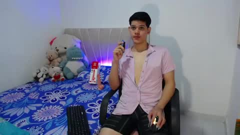 Snapshot of jayder_steven chatting on April 24, 1:30 am Jayder Steven online show from April 24, 1:30 am
