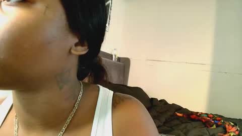 Snapshot of jaydomonique chatting on October 22, 1:28 am Naomiruty online show from October 22, 1:28 am