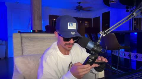 Snapshot of jayromeroxxx chatting on May 9, 3:23 am Jay Romero XXX online show from May 9, 3:23 am