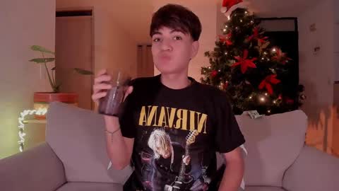 jaythomax online show from December 1, 8:42 pm