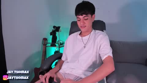 Snapshot of jaythomax chatting on February 7, 9:04 pm jaythomax online show from February 7, 9:04 pm