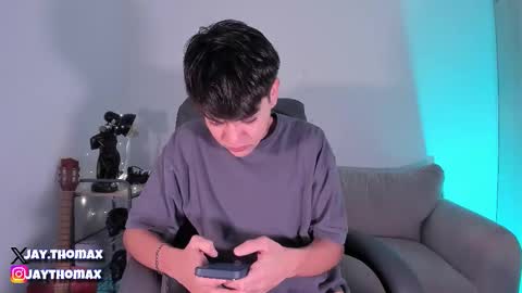 Snapshot of jaythomax chatting on February 9, 3:23 pm jaythomax online show from February 9, 3:23 pm