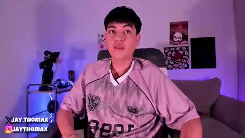 Snapshot of jaythomax chatting on February 21, 6:48 pm jaythomax online show from February 21, 6:48 pm