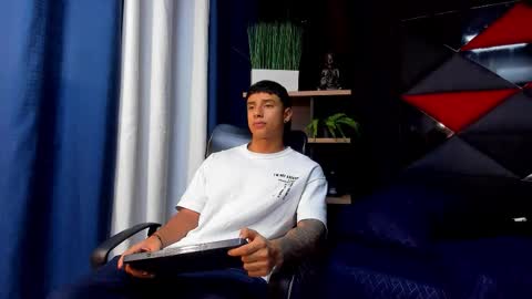 jaze_bradley online show from November 18, 11:25 am