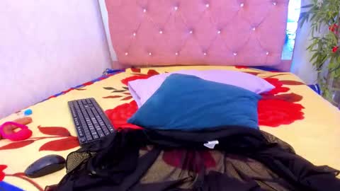 jazmin040_ online show from March 11, 12:22 pm