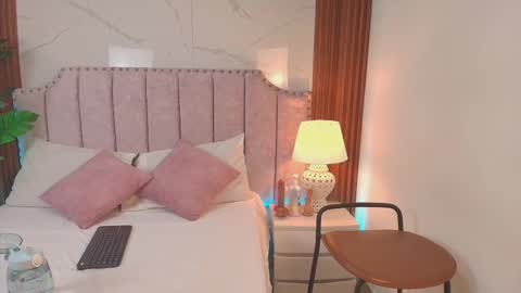 Snapshot of jazmin_606 chatting on November 22, 8:19 pm Jazmin online show from November 22, 8:19 pm