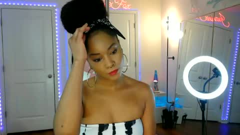 Jazmine Fox online show from July 12, 9:06 pm