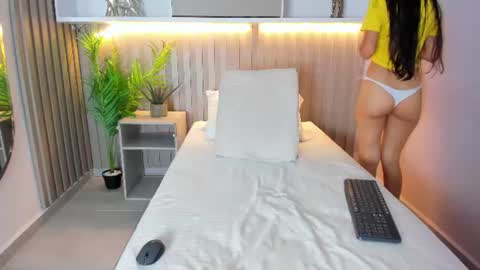 Jazmin online show from July 22, 8:44 pm