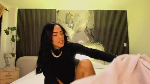 Jazminrusso  online show from July 1, 5:42 am