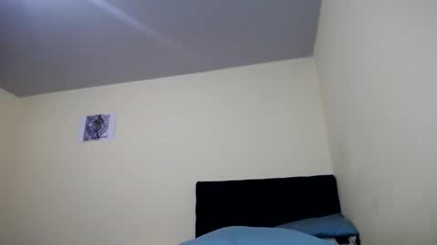 Snapshot of jboy_s chatting on December 17, 6:09 pm jboy_s online show from December 17, 6:09 pm