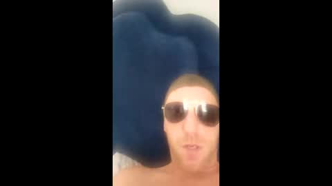 jcambron1408 online show from May 19, 1:28 pm