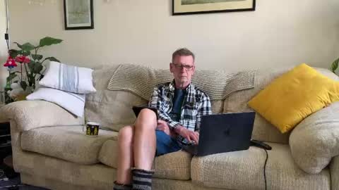 Snapshot of jcar57 chatting on April 16, 2:40 pm Jon online show from April 16, 2:40 pm