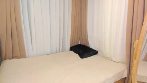 jchugecock online show from December 4, 8:50 pm