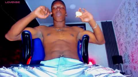 Snapshot of jd_thebaby chatting on February 10, 7:07 pm jd thebaby online show from February 10, 7:07 pm