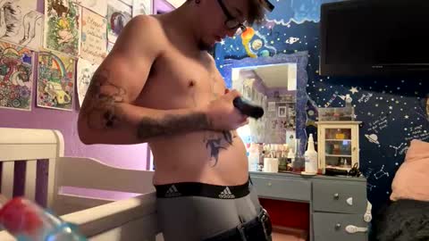 jdingo743817 online show from April 24, 6:43 pm