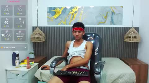 jdwhite18 online show from February 19, 3:46 am