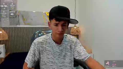 jdwhite18 online show from July 14, 7:02 am
