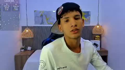 jdwhite18 online show from July 28, 4:08 am