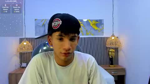 jdwhite18 online show from July 31, 3:11 pm