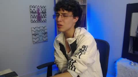 Snapshot of jeam_hot chatting on January 11, 10:40 pm jeam_hot online show from January 11, 10:40 pm