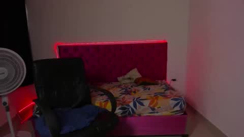 jean_burns online show from February 25, 7:23 pm