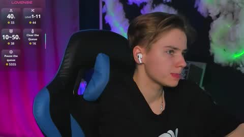 jean_wilsons online show from December 22, 11:18 am