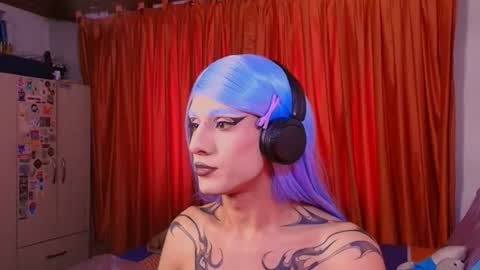 Jeanne Holland online show from July 30, 1:43 pm