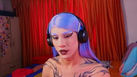 Jeanne Holland online show from August 4, 1:36 pm
