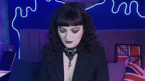Jean online show from July 31, 7:57 pm