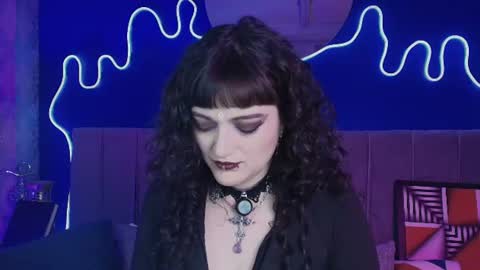 Jean online show from August 3, 7:39 pm