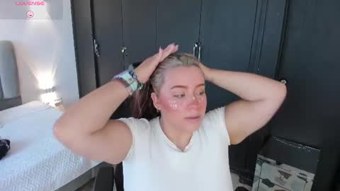 Jeanne Williams online show from July 25, 1:08 pm