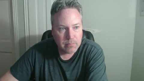 Snapshot of jeb5150 chatting on October 29, 2:58 am JE online show from October 29, 2:58 am