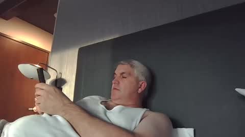 Snapshot of jecko71 chatting on February 15, 11:36 pm dadbody71 online show from February 15, 11:36 pm