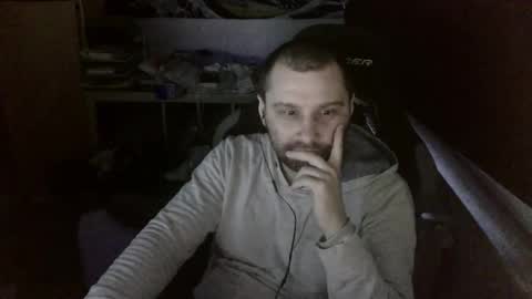 Snapshot of jeetzys chatting on March 26, 6:13 pm you may know me lol online show from March 26, 6:13 pm