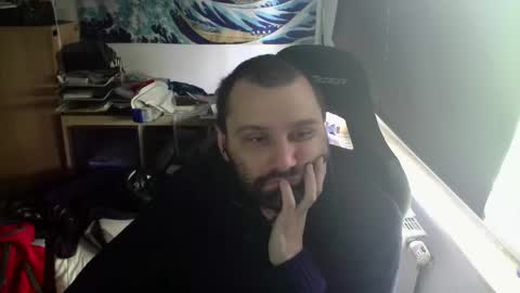 Snapshot of jeetzys chatting on April 3, 10:24 am you may know me lol online show from April 3, 10:24 am