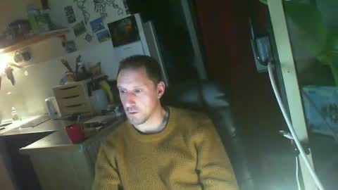 Snapshot of jef74700 chatting on December 15, 4:29 am Jrme online show from December 15, 4:29 am