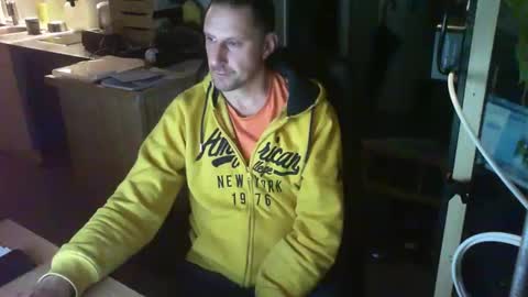 Snapshot of jef74700 chatting on February 2, 4:48 am Jrme online show from February 2, 4:48 am