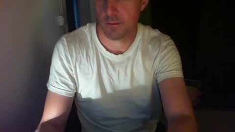 Snapshot of jef74700 chatting on May 9, 4:39 am Jrme online show from May 9, 4:39 am