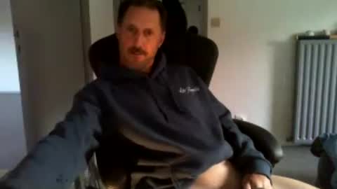 Snapshot of jef74700 chatting on July 19, 4:27 am Jrme online show from July 19, 4:27 am