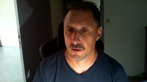 Snapshot of jef74700 chatting on August 3, 8:02 am Jrme online show from August 3, 8:02 am