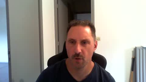 Snapshot of jef74700 chatting on August 4, 5:32 am Jrme online show from August 4, 5:32 am