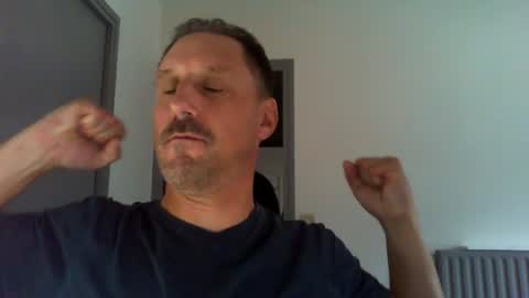 Snapshot of jef74700 chatting on August 5, 5:43 am Jrme online show from August 5, 5:43 am