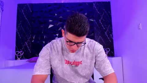 Snapshot of jeffdaltton chatting on November 9, 8:29 pm Jeff online show from November 9, 8:29 pm