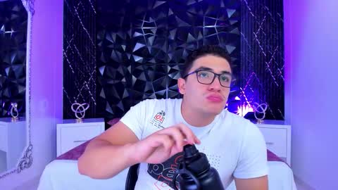 Snapshot of jeffdaltton chatting on December 5, 8:27 pm Jeff online show from December 5, 8:27 pm