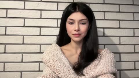 jennifer bones online show from December 2, 6:47 pm