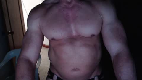 Snapshot of jefmuscletw chatting on February 25, 3:27 pm brayam online show from February 25, 3:27 pm