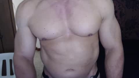 Snapshot of jefmuscletw chatting on February 26, 3:19 pm brayam online show from February 26, 3:19 pm