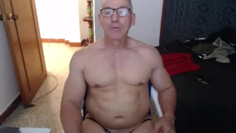 Snapshot of jefmuscletw chatting on September 23, 7:28 pm brayam online show from September 23, 7:28 pm